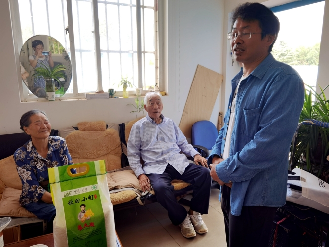 慰问困难劳模李天文2